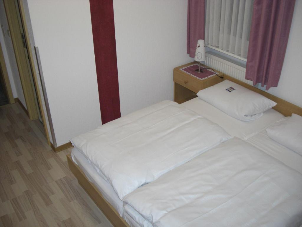 Gasthof Rhoenperle Hotel Kothen  Room photo