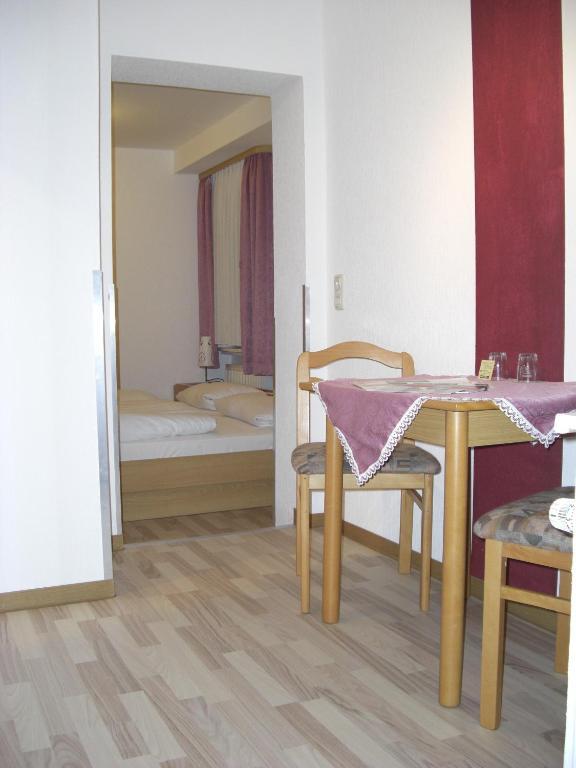 Gasthof Rhoenperle Hotel Kothen  Room photo